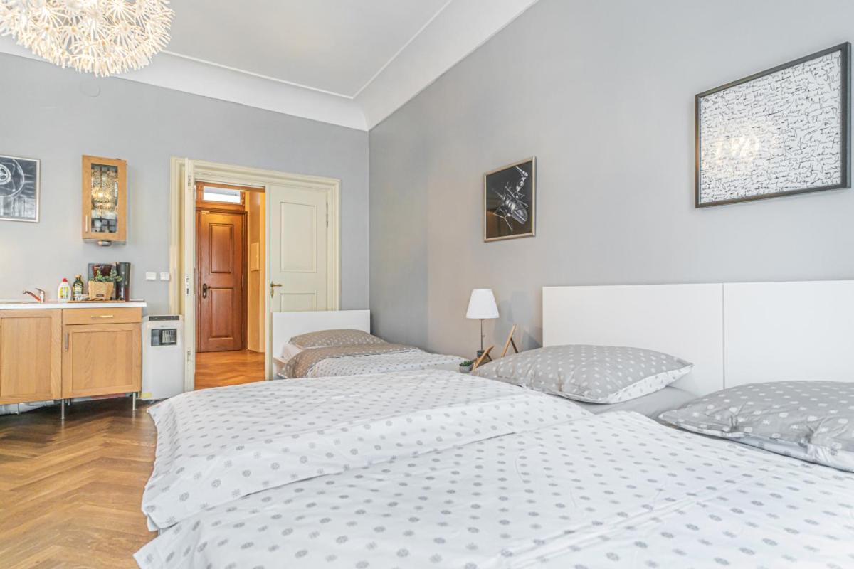 Апартаменты Bright Studio Close To Charles Bridge And Prague Castle Экстерьер фото