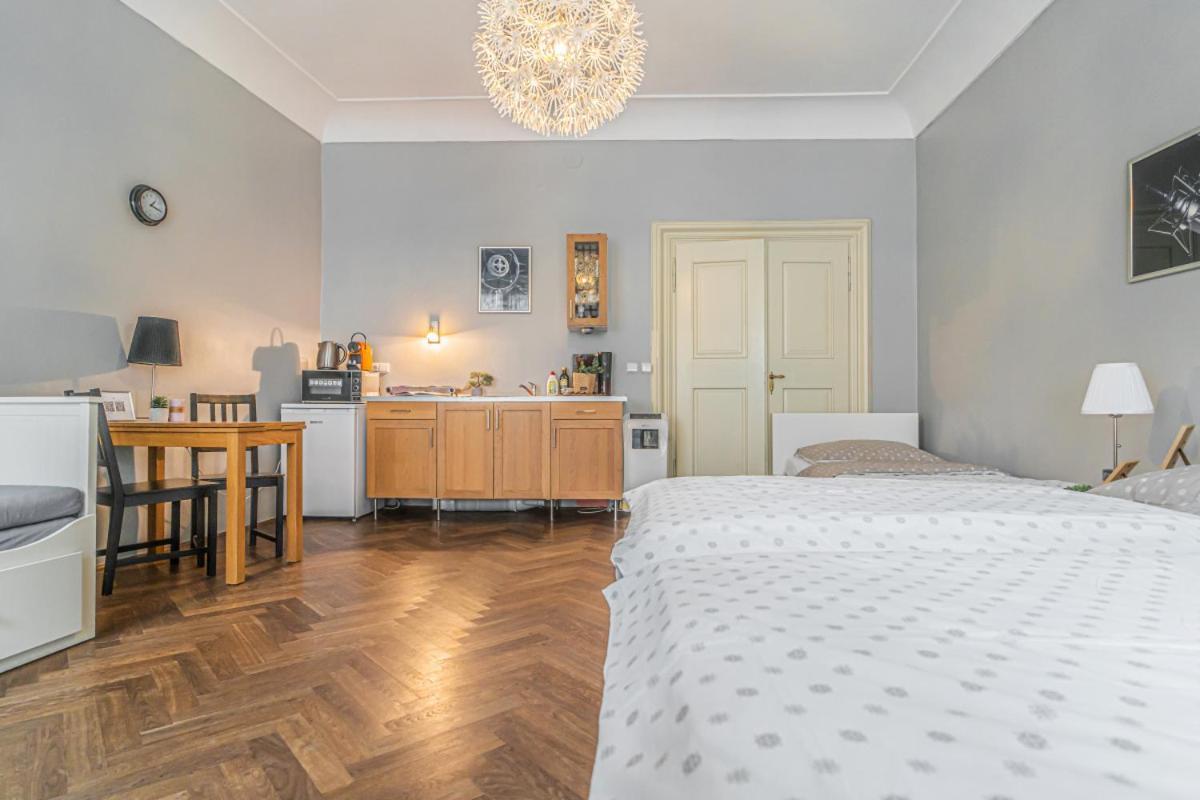 Апартаменты Bright Studio Close To Charles Bridge And Prague Castle Экстерьер фото